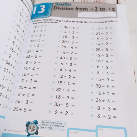 Math Workbooks: Division - uniwersalna książka z zadaniami na dzielenie