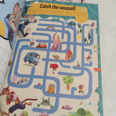 Big City Activities Zootopia - Activity Book po angielsku