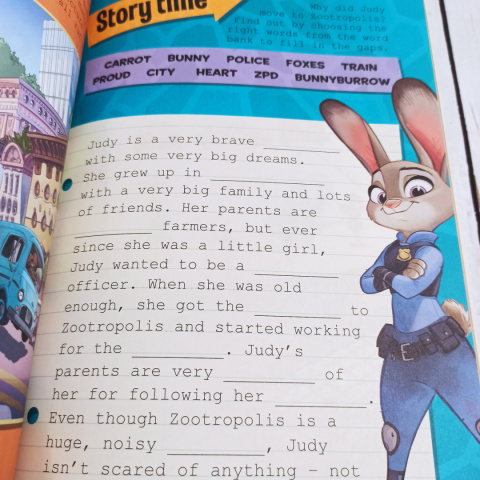 Big City Activities Zootopia - Activity Book po angielsku