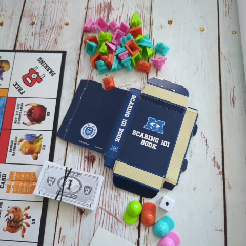 Gra Monopoly JUNIOR MONSTERS UNIVERSITY po angielsku Gra Monopoly JUNIOR MONSTERS UNIVERSITY po angielsku