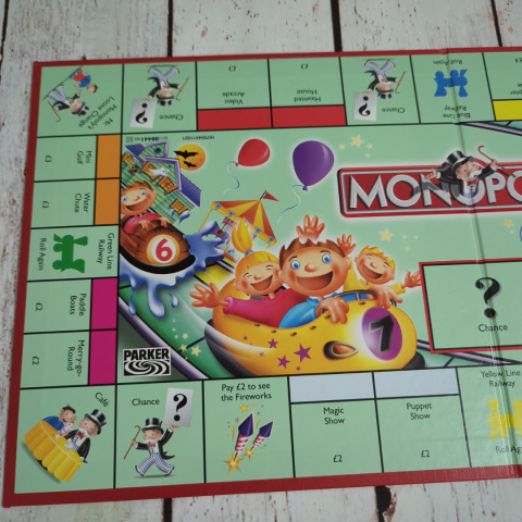 Gra Monopoly JUNIOR po angielsku - miejsca w wesołym miasteczku Gra Monopoly JUNIOR po angielsku - miejsca w wesołym miasteczku