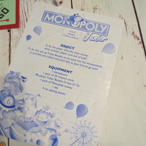 Gra Monopoly JUNIOR po angielsku - miejsca w wesołym miasteczku Gra Monopoly JUNIOR po angielsku - miejsca w wesołym miasteczku