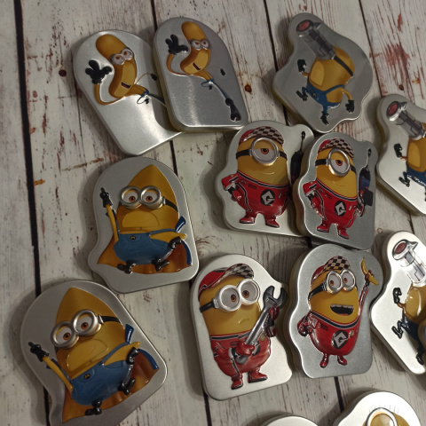 Zestaw 18 mini puszek MINIONKI - na zajęcia, do chowania obrazków Zestaw 18 mini puszek MINIONKI - na zajęcia, do chowania obrazków