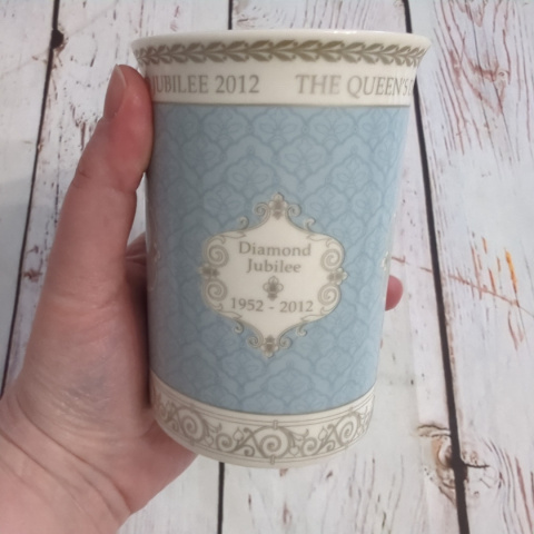 KUBEK Queen's Diamond Jubilee PORCELANA - jak NOWY KUBEK Queen's Diamond Jubilee PORCELANA - jak NOWY