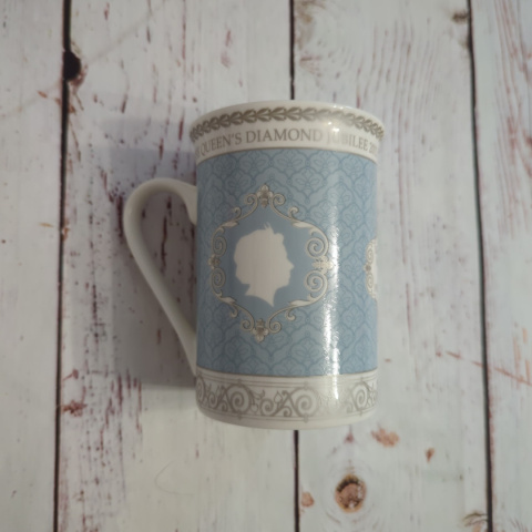 KUBEK Queen's Diamond Jubilee PORCELANA - jak NOWY KUBEK Queen's Diamond Jubilee PORCELANA - jak NOWY