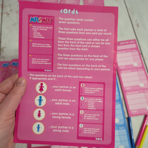 Mr & Mrs – A Game for All Partners - jak dobrze znasz drugą osobę Mr & Mrs – A Game for All Partners - jak dobrze znasz drugą osobę