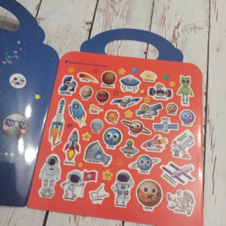 Space Sticker Album - plansza z naklejkami wielokrotnego użytku - słownictwo po angielsku