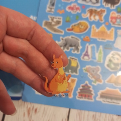 World Map Sticker Album - plansza z naklejkami wielokrotnego użytku - słownictwo po angielsku