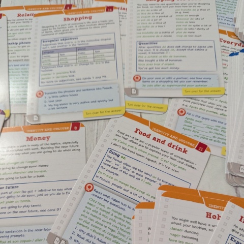 French GCSE Revision Cards nauka francuskiego z angielskimi tłumaczeniami