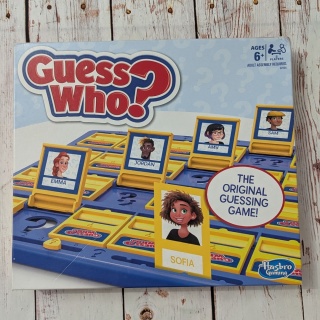 Guess Who? The Original Guessing Game - gra do opisywania wyglądu i zadawania pytań