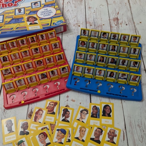 Guess Who? The Original Guessing Game - gra do opisywania wyglądu i zadawania pytań