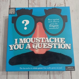 I Moustache You A Question- gra językowa z pytaniami i śmiesznymi wąsami