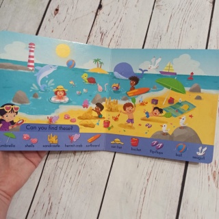 Seek and Find - książeczka do poszukiwania słówek na farmie, plaży, wsród dinozaurów oraz w Afryce