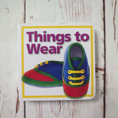 Things to Wear - książeczka po angielsku z obrazkami ubrań i nazwami