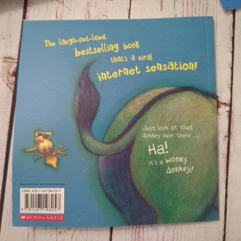 Zestaw The Wonky Donkey Book & Toy Boxed Set - Pluszowy Osiołek i Książka po angielsku