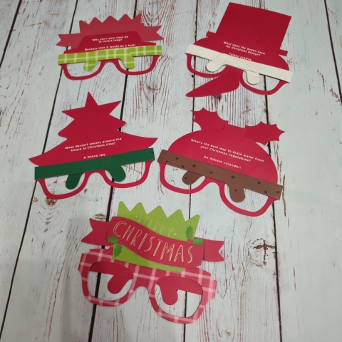 Zestaw okularów na Święta - 5 sztuk z angielskimi żartami NOWE