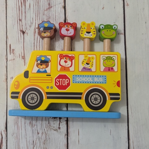 Drewniany szkolny autobus School Bus - układanka ze zwierzakami