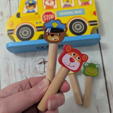 Drewniany szkolny autobus School Bus - układanka ze zwierzakami