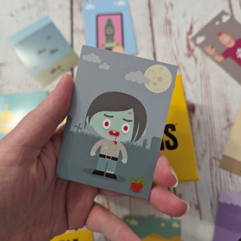 Eyetoons - Hum It! Guess It! Draw It! - Muzyczne kalambury z mnóstwem kolorowych obrazków do opisywania, speaking