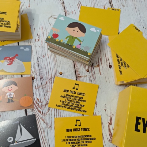 Eyetoons - Hum It! Guess It! Draw It! - Muzyczne kalambury z mnóstwem kolorowych obrazków do opisywania, speaking