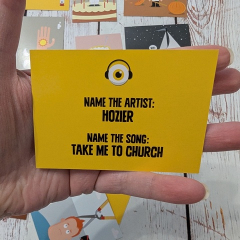 Eyetoons - Hum It! Guess It! Draw It! - Muzyczne kalambury z mnóstwem kolorowych obrazków do opisywania, speaking