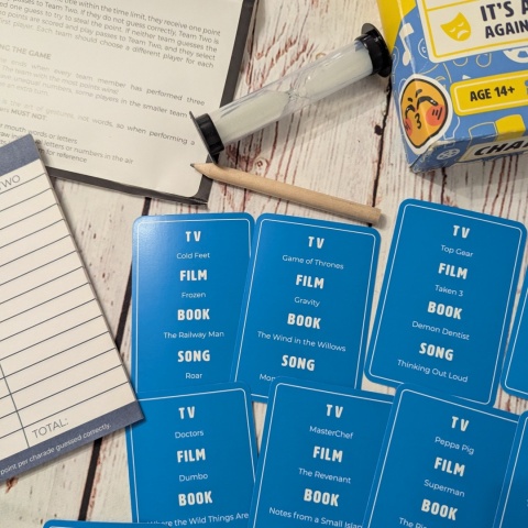 Charades - It's a race against time - gra kalambury - seriale, filmy, książki i piosenki