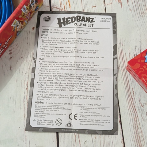 Hedbanz Zgadnij kim jestem? po angielsku