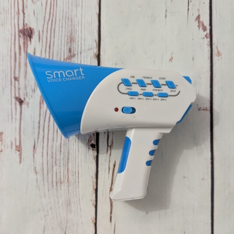 Megafon - zmienia głos i nagrywa dźwięki rapując