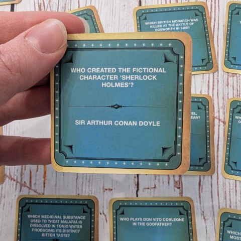 Moustache you a question - pytania i odpowiedzi wiedza ogólna po angielsku