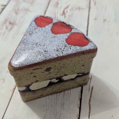 Puszka Kawałek Ciasta - A Piece of Cake - w kształcie kawałka ciasta