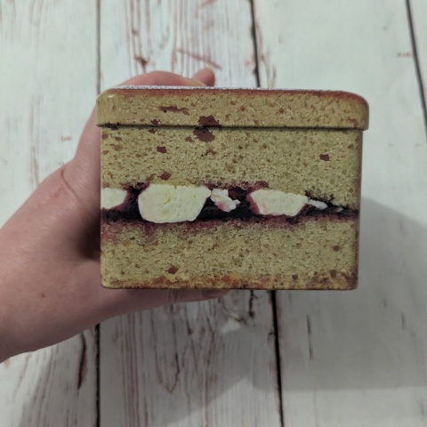 Puszka Kawałek Ciasta - A Piece of Cake - w kształcie kawałka ciasta