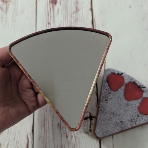 Puszka Kawałek Ciasta - A Piece of Cake - w kształcie kawałka ciasta