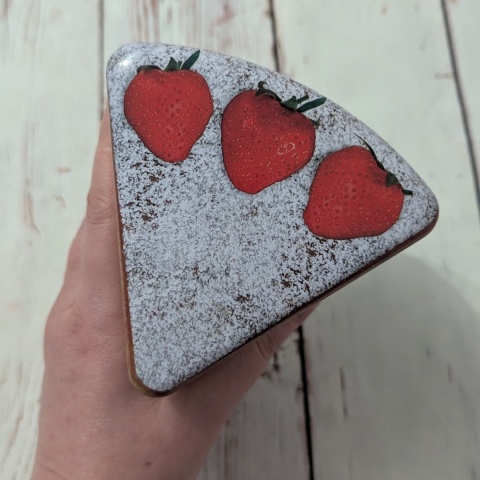 Puszka Kawałek Ciasta - A Piece of Cake - w kształcie kawałka ciasta