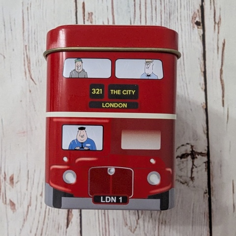 Puszka LONDYŃSKI Czerwony Autobus z pasażerami 11x8 cm