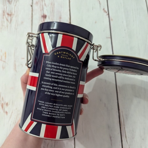 Puszka na ciasteczka z flagą UK zamykana na klamrę 17x9 cm