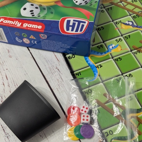 SNAKES AND LADDERS Game