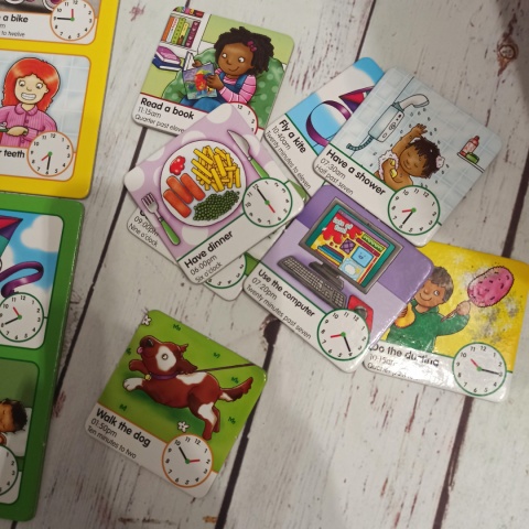 Tell the time Orchard Toys 2 ways to play