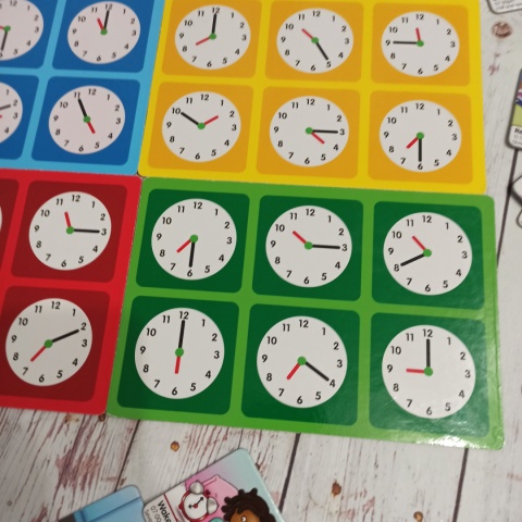 Tell the time Orchard Toys 2 ways to play