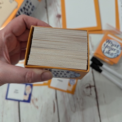 WHAT'S YOURS LIKE - super gra na speaking