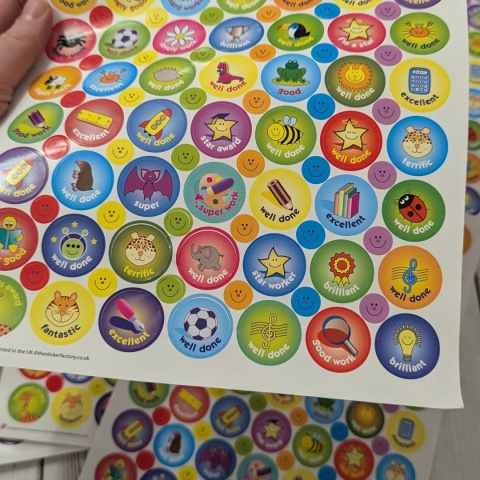 Zestaw naklejek motywacyjnych - 744 sztuki