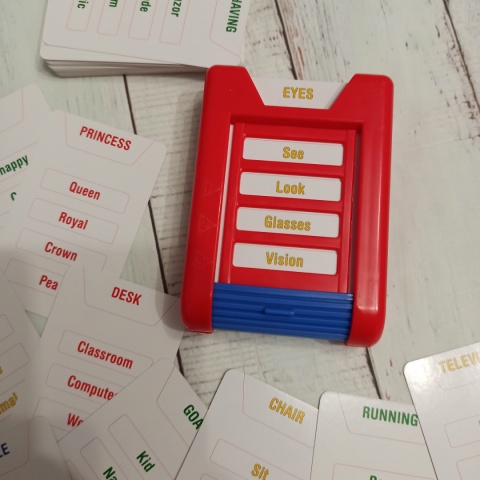 Gra Don't say it! - dynamiczna gra słowna - speaking - W ŚRODKU NOWA