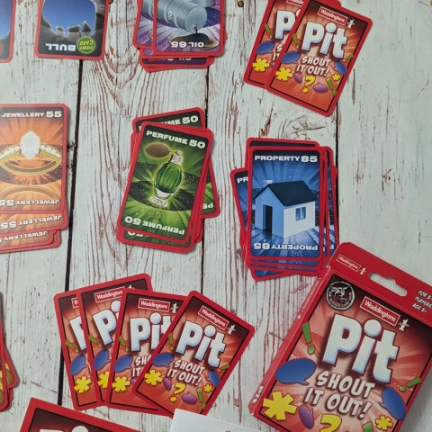 Gra PIT: Shout it out! - Krzycz, Handluj, Wygrywaj!