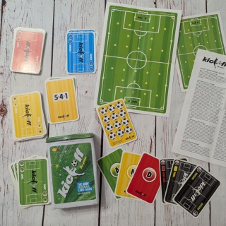 Kick off - The Card Game - gra piłkarska po angielsku