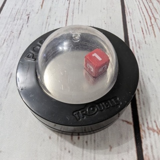 Klikacz do losowania kostki - po naciśnieciu kostka podskakuje i losuje liczbę