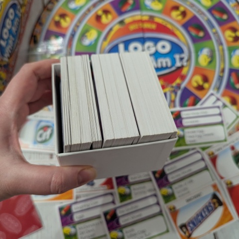 LOGO What am I? opisz, narysuj lub odpowiedz na pytania