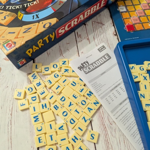Party Scrabble! - gra słowna drużynowa z timerem po angielsku