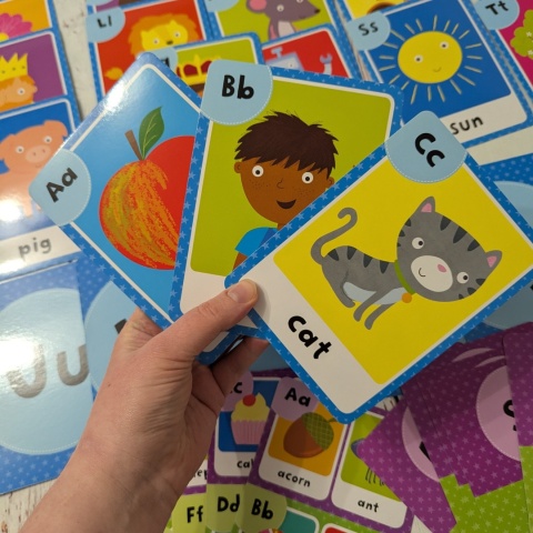 ALPHABET - 40 flashcards - karty z alfabetem, obrazkami i przykładami słów po angielsku