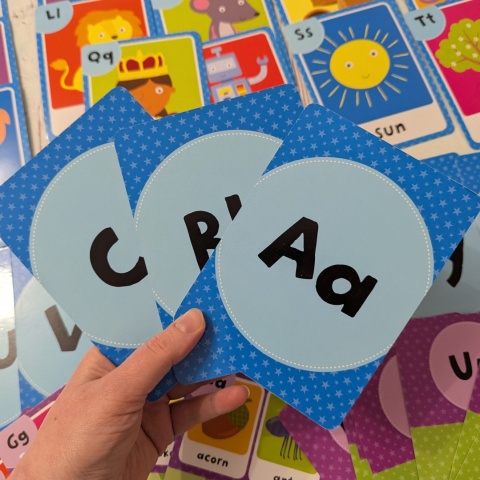 ALPHABET - 40 flashcards - karty z alfabetem, obrazkami i przykładami słów po angielsku