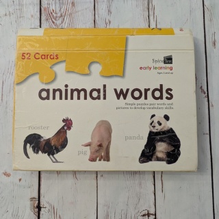 ANIMAL WORDS 52 cards - karty obrazkowe w formie układanek dwuczęściowych