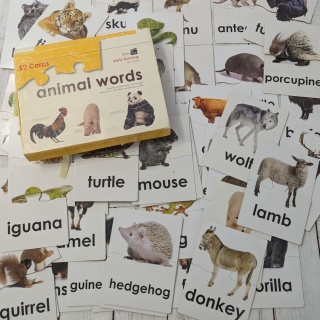 ANIMAL WORDS 52 cards - karty obrazkowe w formie układanek dwuczęściowych